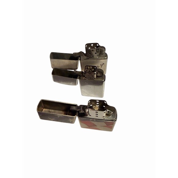 Mixed Lot of Zippos - 9 - Picture 9 of 10